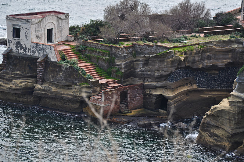 Gaiola Island submerged ruins