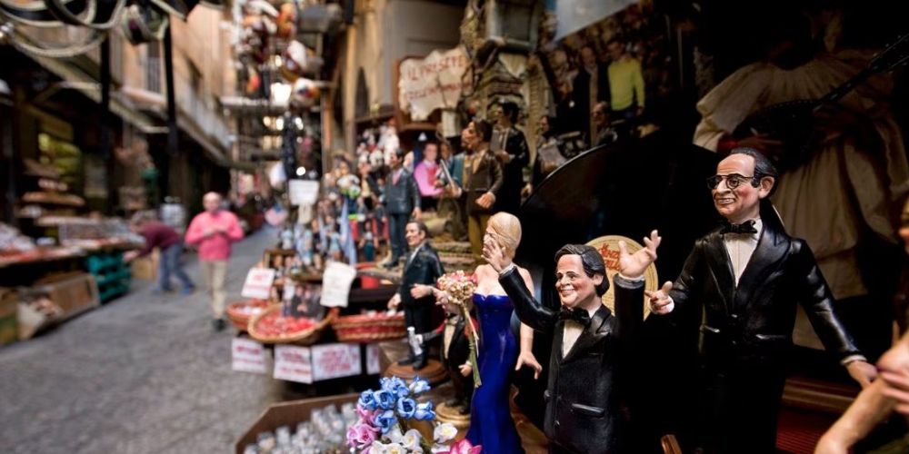 20250707150744-shopping-locale-presepi-napoli.jpg