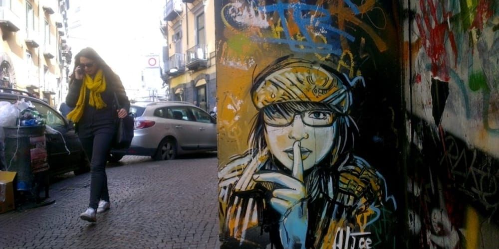20250801130501-alice-pasquini-streetart-napoli.jpg