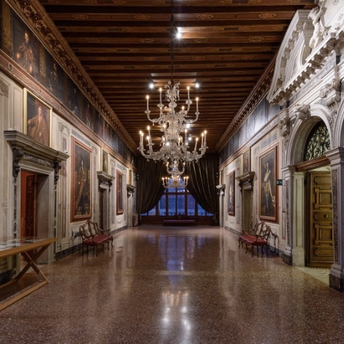 Entrée au Palazzo Mocenigo