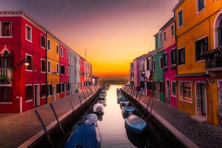 20210205222704Italy-Buildings-Burano-Island-Colors-Boats-Venice-2225423.jpg