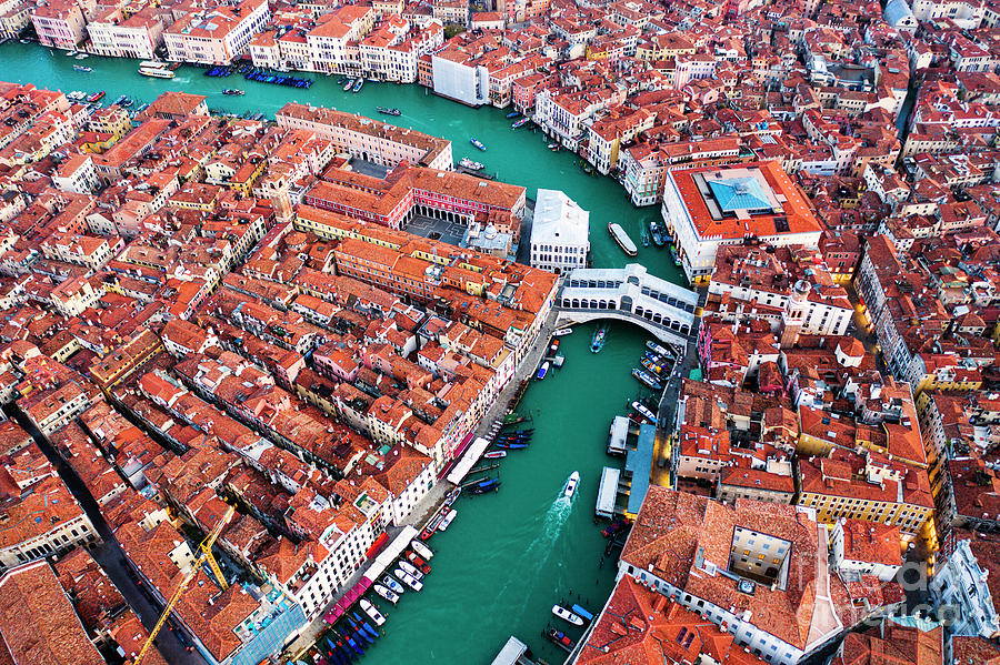 20210215174302aerial-view-of-grand-canal-and-rialto-bridge-venice-italy-matteo-colombo.jpg