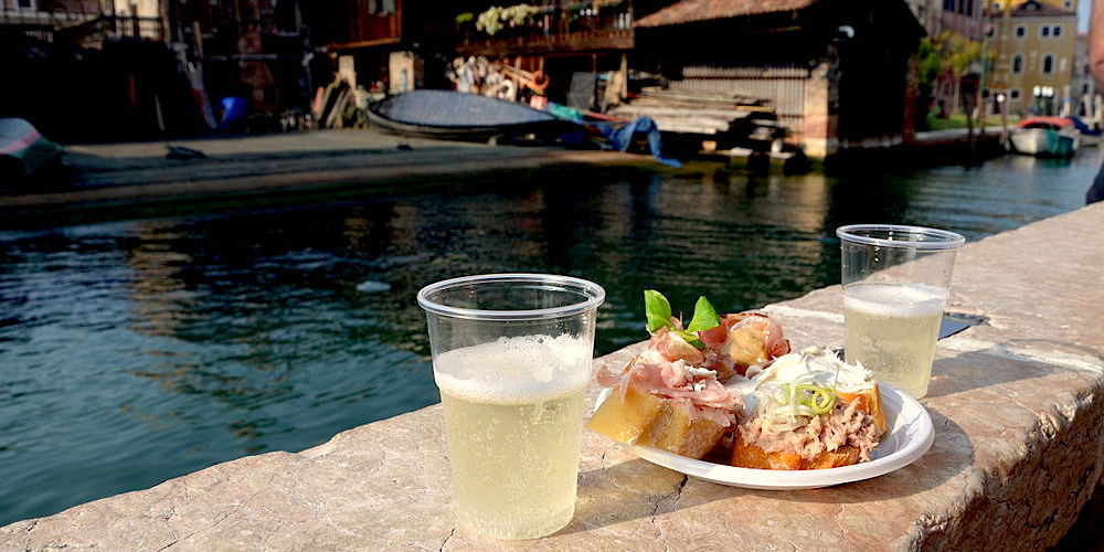 20210730212941__14_-_ITALY_-_Venice_Prosecco_and_Cicchetti_(cicheti)_Venetian_Cuisine_(NOTE_WELL_these_are_not_tapas_are_Cicchetti).jpg