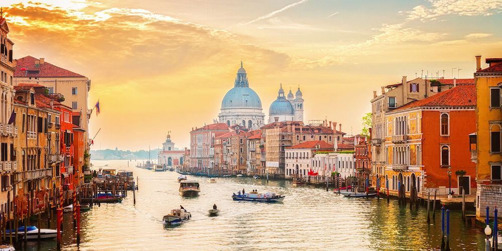 20250623104001-the-10-most-instagrammable-places-in-venice-grand-canal.jpg