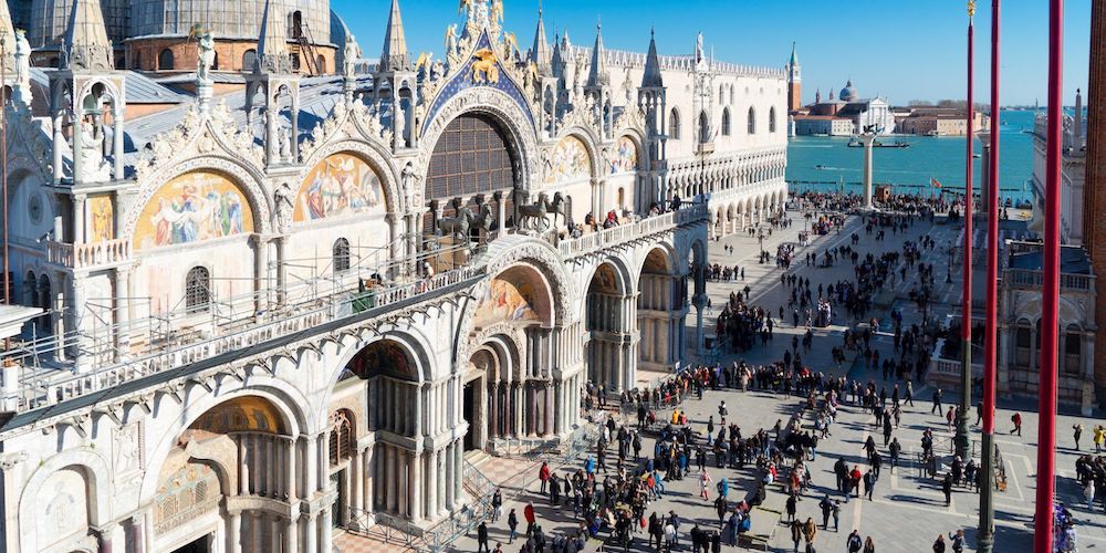 20250623125211-10-most-instagrammable-places-in-venice-tourists-in-piazza-san-marco.jpg