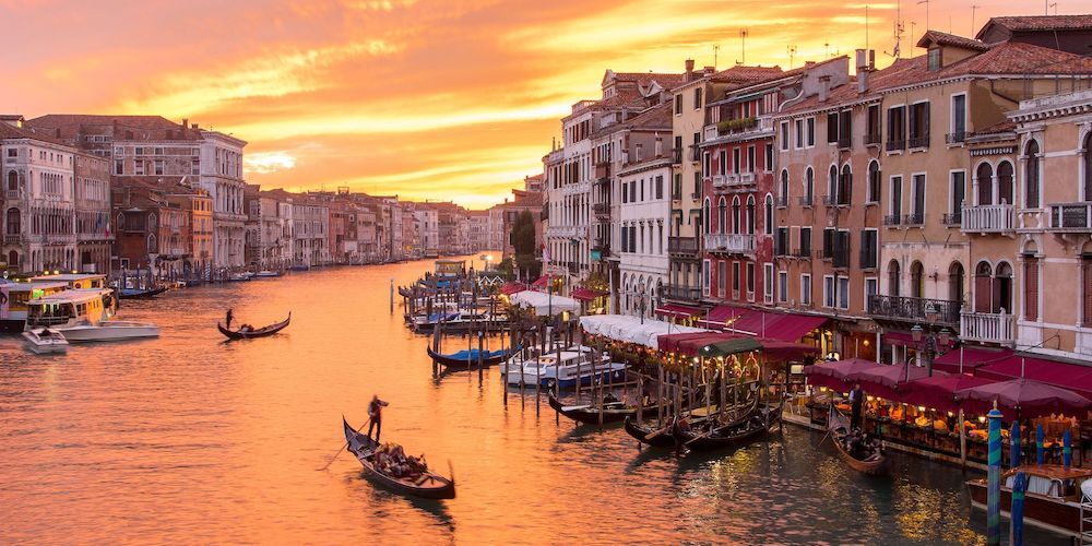 20250623125341-10-most-instagrammable-places-in-venice-photo-editing.jpg