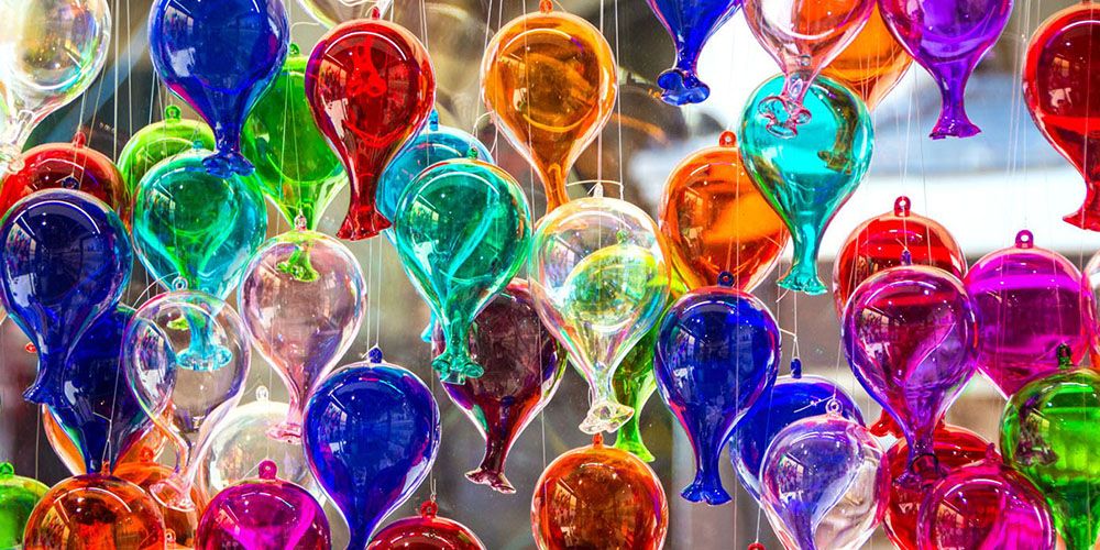 20250628101659-6-cose-che-non-sapevi-fossero-state-inventate-a-venezia-vetro-di-murano.jpg